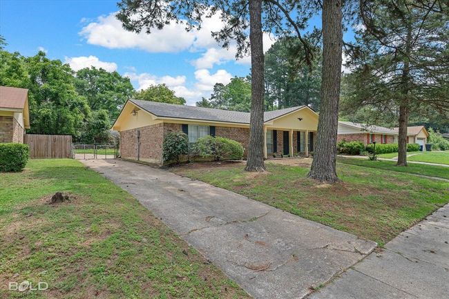 8853 Bayonne Drive, House other with 3 bedrooms, 2 bathrooms and null parking in Shreveport LA | Image 3