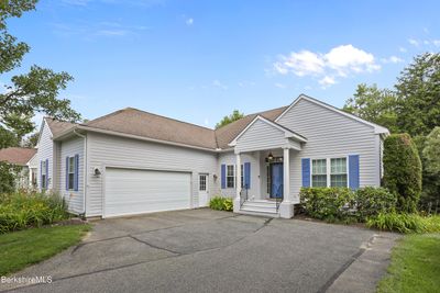 190 Pine Cone Ln, Condo with 5 bedrooms, 3 bathrooms and 4 parking in Hinsdale MA | Image 1