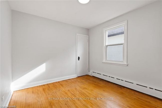246 York St, House other with 3 bedrooms, 2 bathrooms and 3 parking in Saint Catharines ON | Image 22