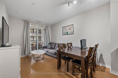 215-9255 Jane St, Vaughan, ON, L6A0K1 | Card Image