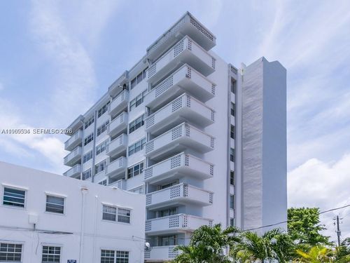 704-7118 Bonita Dr, Miami Beach, FL, 33141-3068 | Card Image