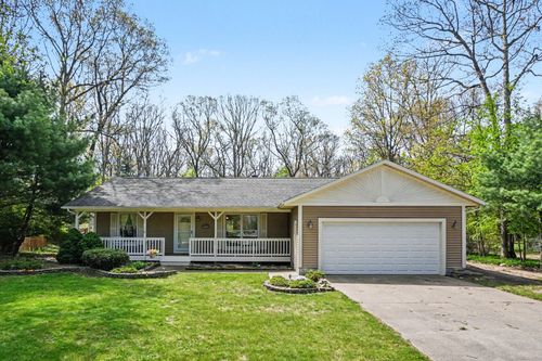15868 Forest Side Dr, Grand Haven, MI, 49417-9487 | Card Image