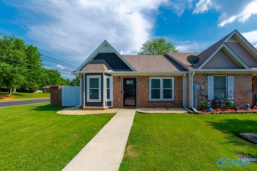 301 Woodridge Dr Sw, Decatur, AL, 35601-7332 | Card Image
