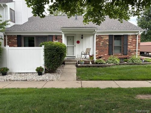23-38726 Golfview Dr E, Clinton Township, MI, 48038-3434 | Card Image