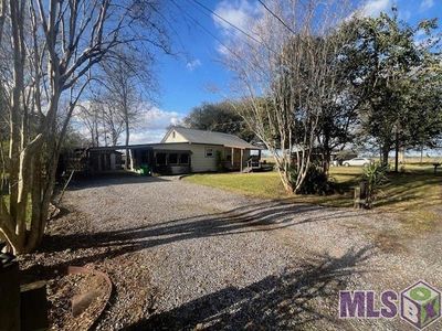 123 Baker St, House other with 2 bedrooms, 1 bathrooms and null parking in Napoleonville LA | Image 1