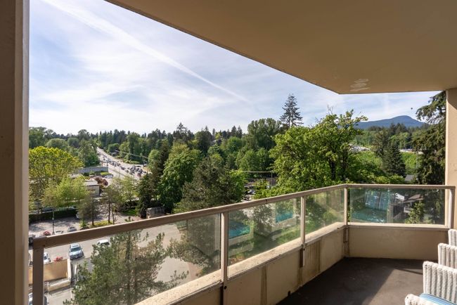 705 - 1327 E Keith Road, Condo with 2 bedrooms, 2 bathrooms and 1 parking in North Vancouver BC | Image 2