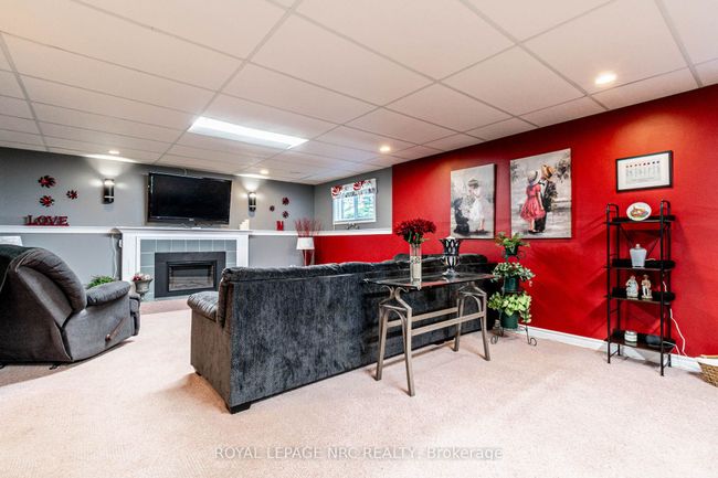 31 Rollins Dr, House other with 3 bedrooms, 2 bathrooms and 2 parking in Welland ON | Image 25