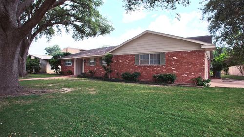2405 Powell St, Bay City, TX, 77414-7348 | Card Image