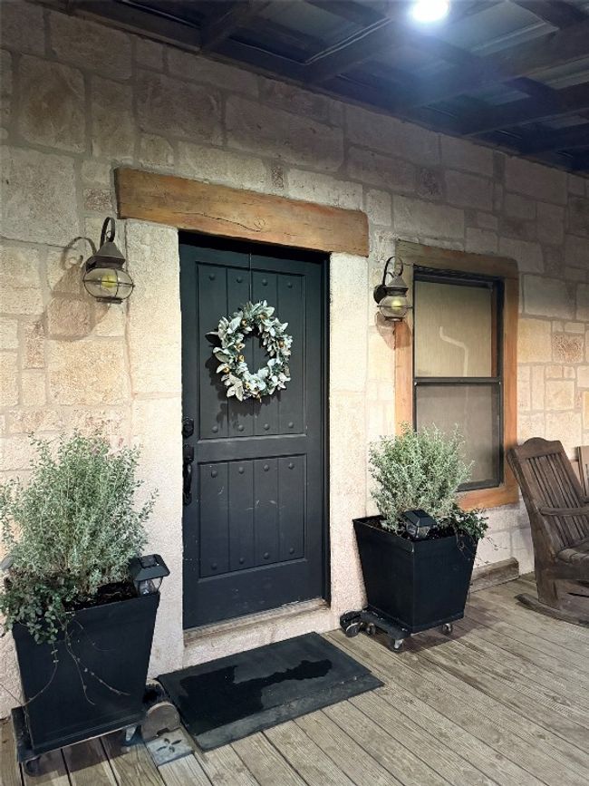 101 Hillview Trl, Home with 3 bedrooms, 2 bathrooms and null parking in Dripping Springs TX | Image 7