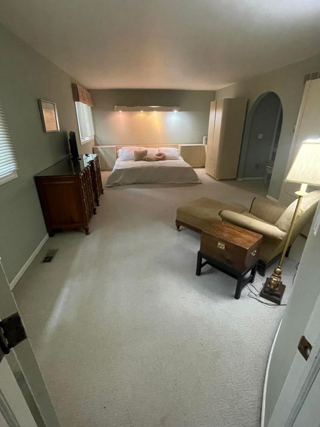 Master Bedroom | Image 8