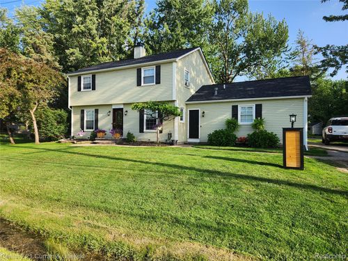 26560 Acacia Street, Harrison Charter Township, MI, 48045 | Card Image