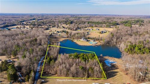 7111 Cedar Valley Dr, Randleman, NC, 27317-9462 | Card Image