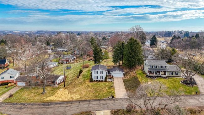 416 Crestview Dr Ne, House other with 4 bedrooms, 3 bathrooms and null parking in Lancaster OH | Image 8