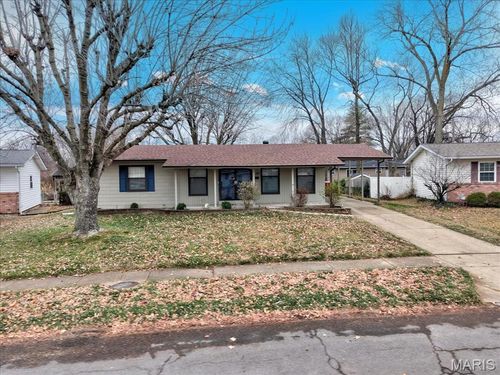 2180 N Pointe Ln, Florissant, MO, 63031-2612 | Card Image