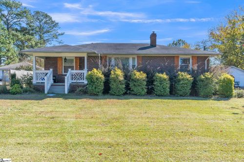 734 Anderson St, Belton, SC, 29627-2132 | Card Image
