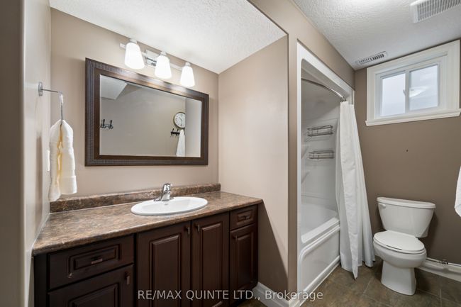 8 Mcintosh Cres, House other with 5 bedrooms, 2 bathrooms and 2 parking in Trenton ON | Image 31