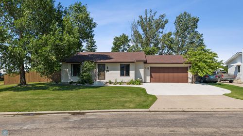 1814 13th Ave N, Moorhead, MN, 56560-1818 | Card Image