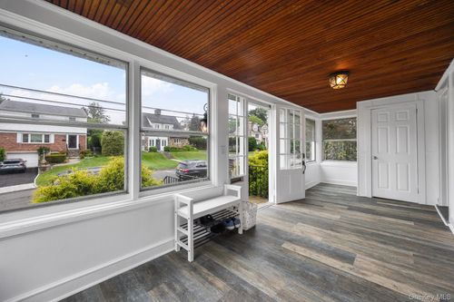 56 Anderson Ave, Scarsdale, NY, 10583-5216 | Card Image