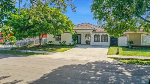 20464 Nw 19th Ave, Miami Gardens, FL, 33056-5039 | Card Image