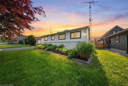 382 Cedar Drive, Turkey Point, ON, N0E1T0 | Card Image
