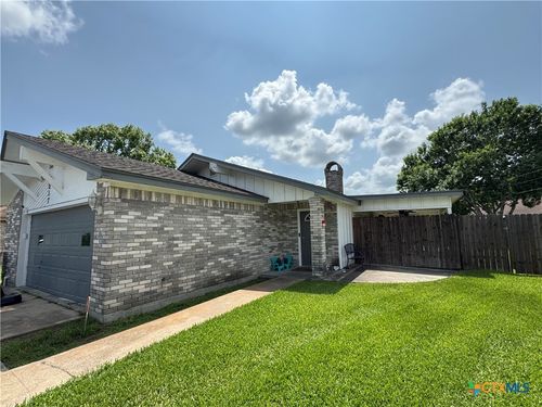 217 Versailles St, Victoria, TX, 77904-2255 | Card Image