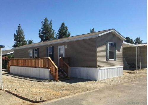 spc-61-725 W Thornton Ave, Hemet, CA, 92543-7702 | Card Image