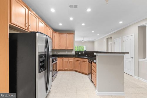 unit-302-9724 Holmes Pl, MANASSAS PARK, VA, 20111-7016 | Card Image