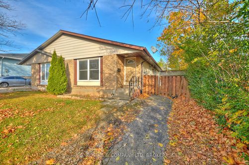 3 Calcott Crt, Thorold, ON, L2V4J9 | Card Image