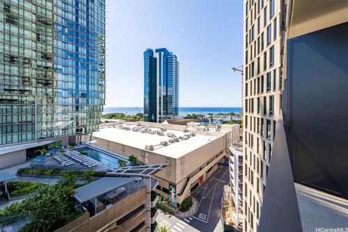 1310-987 Queen St, Honolulu, HI, 96814-4117 | Card Image