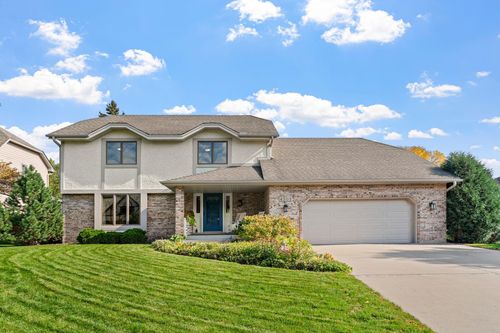 4202 Willow Wood Dr, Vadnais Heights, MN, 55127-6133 | Card Image