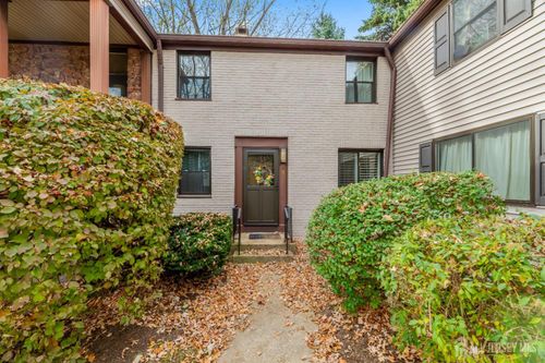 187 Newman St, Metuchen, NJ, 08840-2662 | Card Image