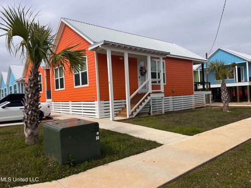 12-300 Seminary Dr, Bay Saint Louis, MS, 39520-4608 | Card Image