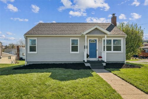 695 Park Ave, Mount Pleasant, PA, 15666-1238 | Card Image