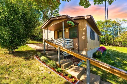 872 Summers School Rd, Morgantown, WV, 26508-1583 | Card Image