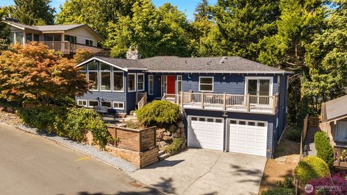 3734 Ne 150th St, Lake Forest Park, WA, 98155-7829 | Card Image
