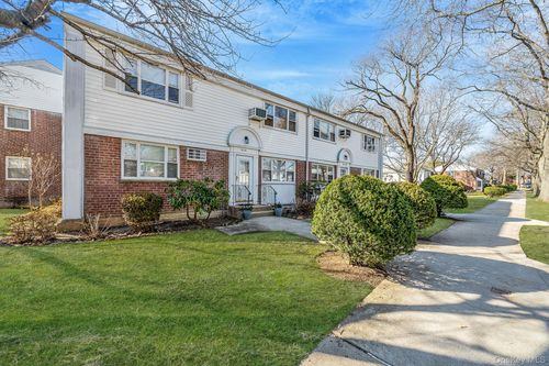 223-1530 212th St, Bayside, NY, 11360-1110 | Card Image