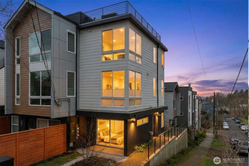 2915 S Dearborn St, Seattle, WA, 98144-3109 | Card Image