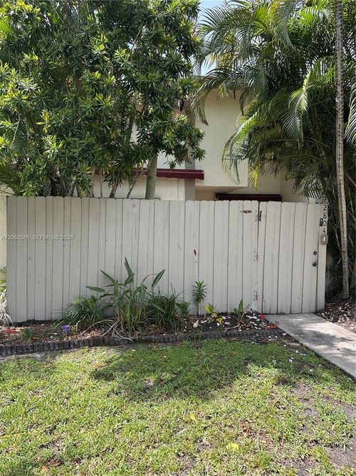 2804-3032 S Oakland Forest Dr, Oakland Park, FL, 33309-5684 | Card Image