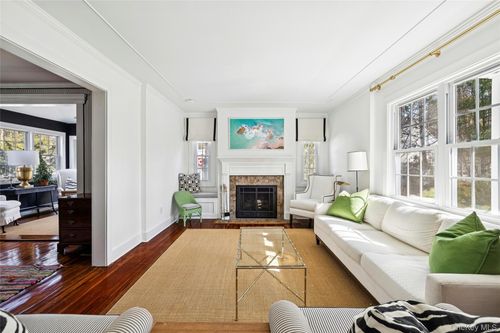 198 Pidgeon Hill Rd, Huntington Station, NY, 11746-4512 | Card Image