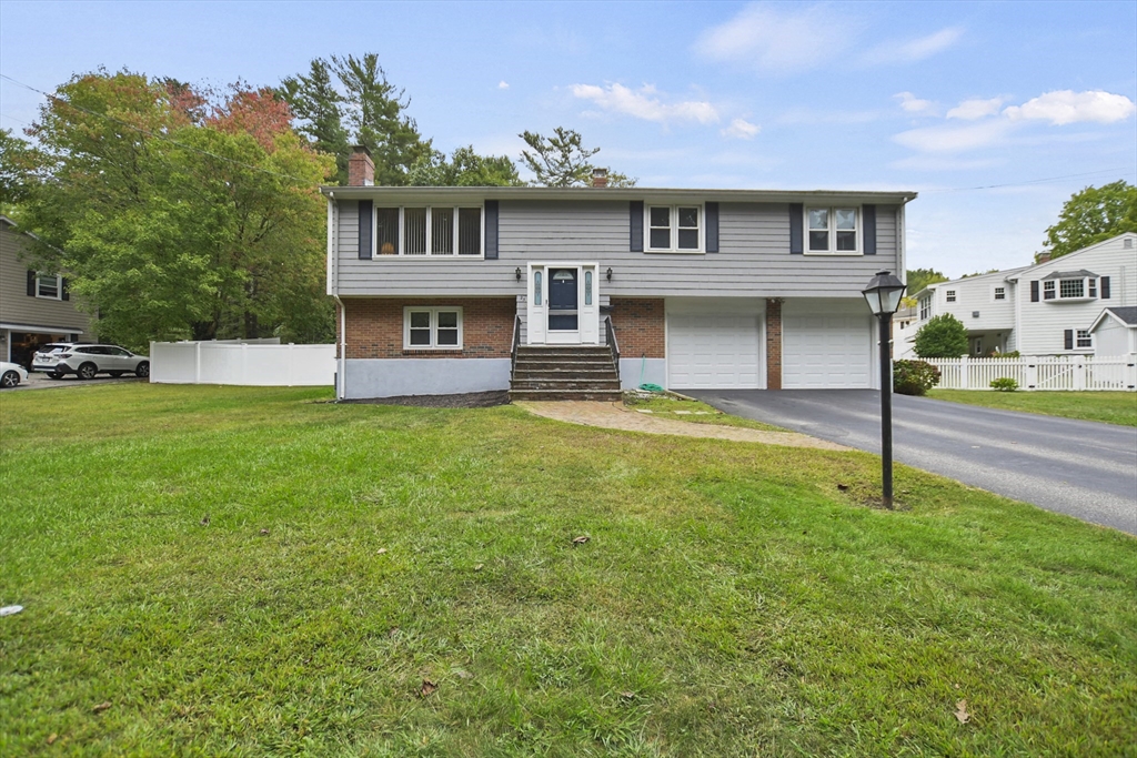 Harvest Ln, Hingham, MA 02043