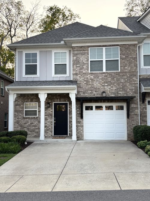 326 Banbury Dr, Gallatin, TN, 37066-2713 | Card Image