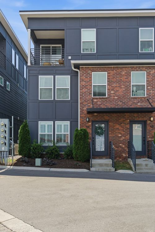 44-102 Duke St, Nashville, TN, 37207-4670 | Card Image