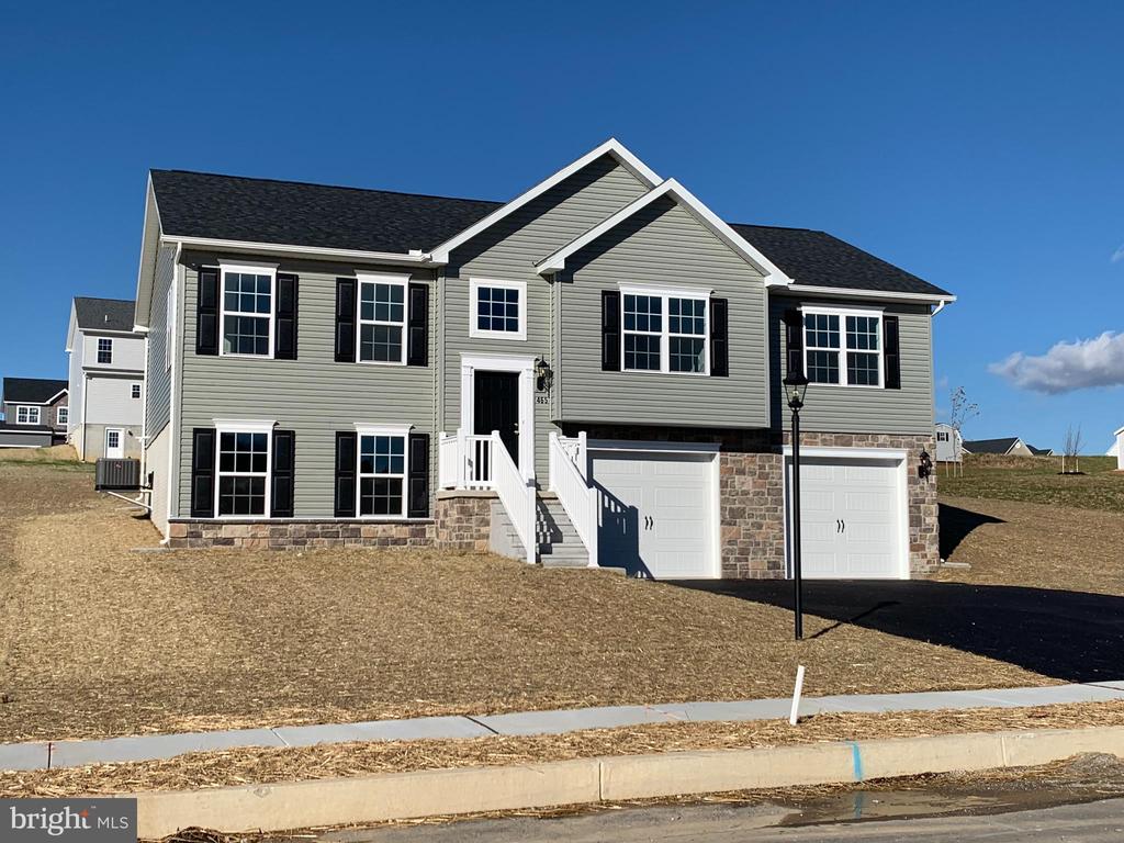 Ripple Dr, Hanover, PA 17331