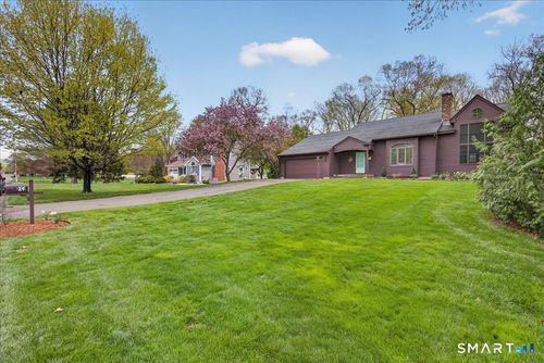 24 Country Way, Wallingford, CT, 06492-5305 | Card Image