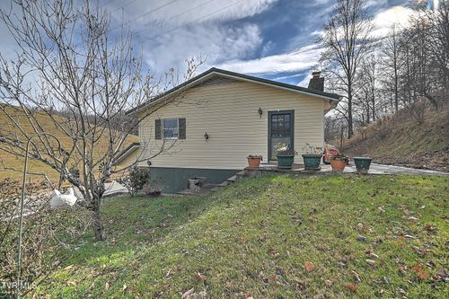 423 Kendricks Hollow Rd, Bristol, TN, 37620-7433 | Card Image