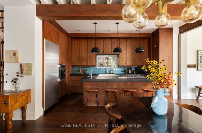 37 Gore Vale Ave, House other with 5 bedrooms, 5 bathrooms and 2 parking in Toronto ON | Image 6