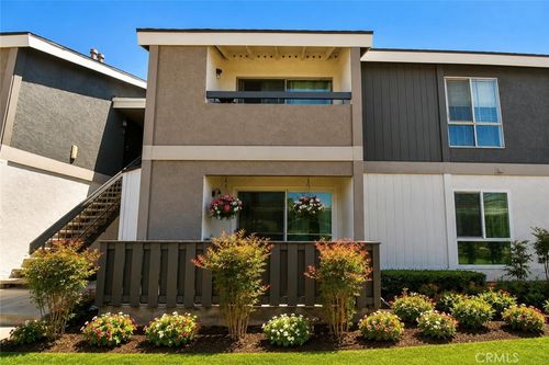 g-2827 S Fairview St, Santa Ana, CA, 92704 | Card Image