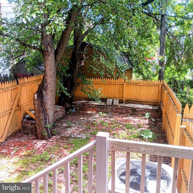 804 N Front St, Townhouse with 3 bedrooms, 2 bathrooms and null parking in CAMDEN NJ | Image 7