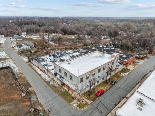 103 N Harris St, Reidsville, NC, 27320-2911 | Card Image