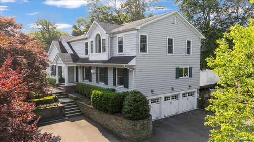 6 Halyard Ct, Cold Spring Harbor, NY, 11724-1609 | Card Image